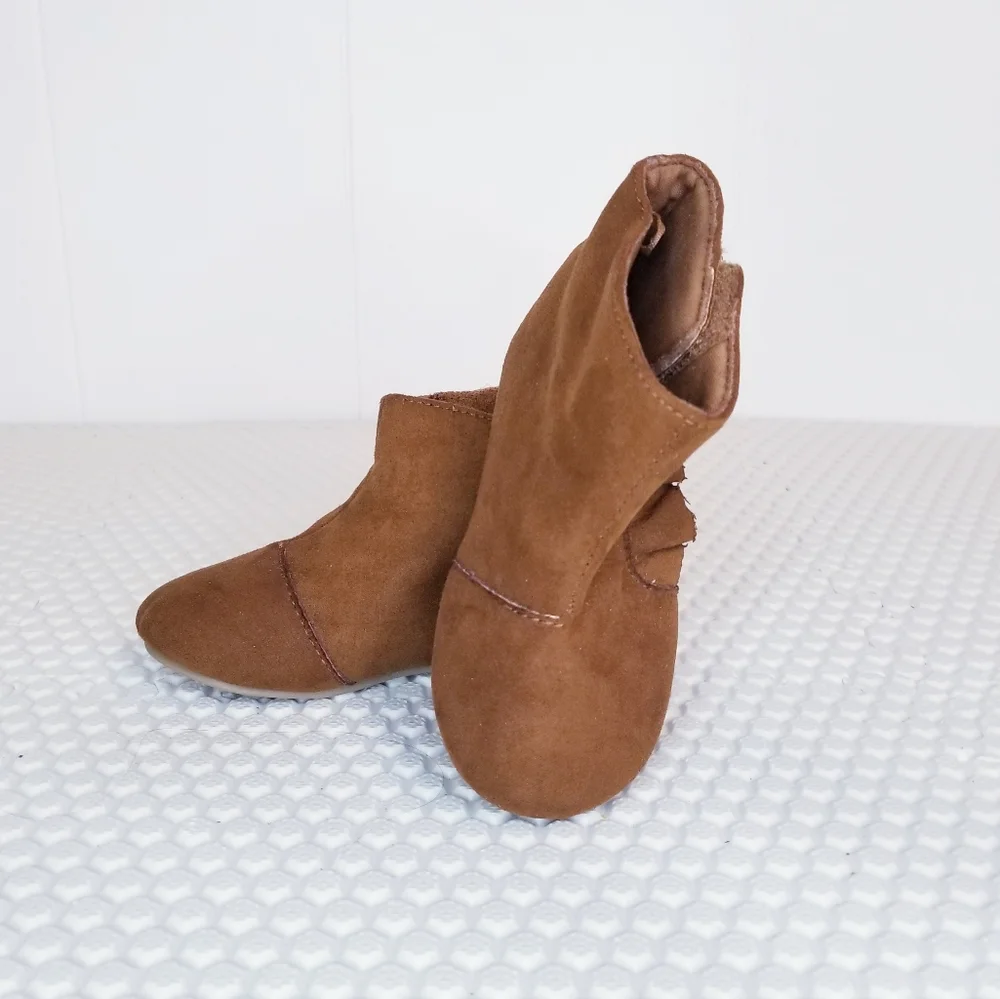 Garanimals Brown Soft Faux Suede Baby Fringe Booties - Size 6